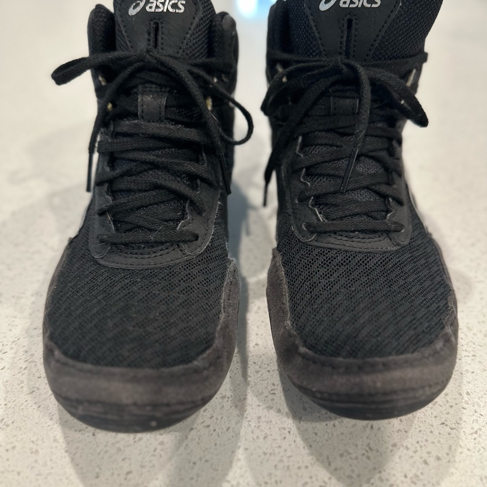 ASICS Boy’s Black Wrestling Shoes